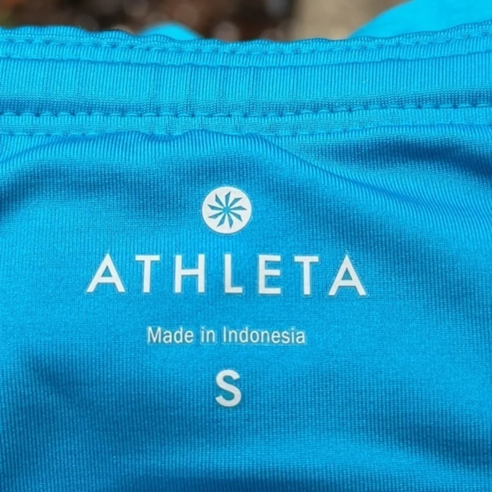 Athleta ‘Ready Set’ Athletic Shorts in Turquoise Blue Size Small